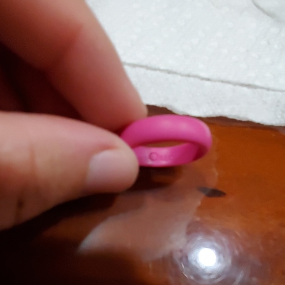 Women's Qalo ring size 7 - Picture 3 of 3